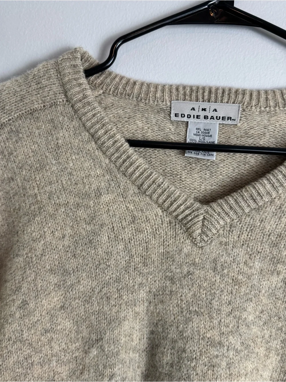 Vintage Eddie Bauer 100% Wool Men’s V Neck Tan Sweater - Picture 2 of 9